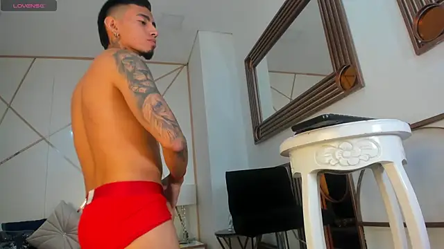 Alejo_strong24 webcam