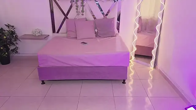 ZURY_TAY webcam