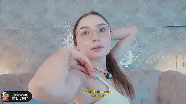 Mia_Luxor webcam