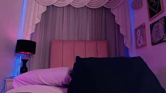 IsabelleDaza webcam