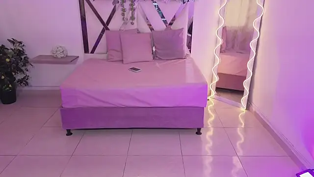 ZURY_TAY webcam
