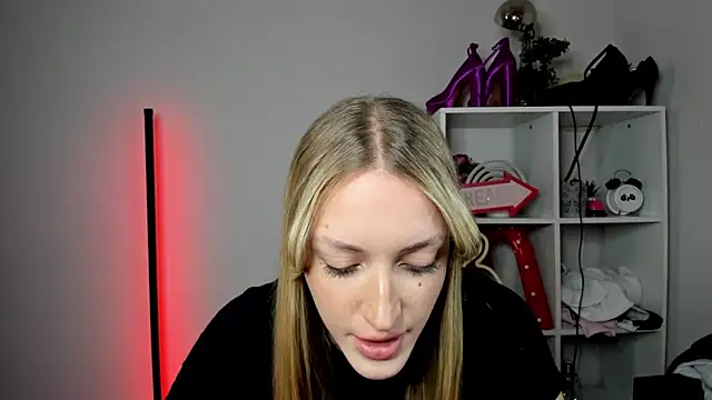 EvelynBlond