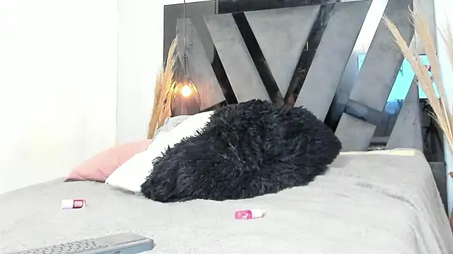 antonella_zapata webcam