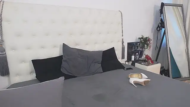 AlinaOnly webcam