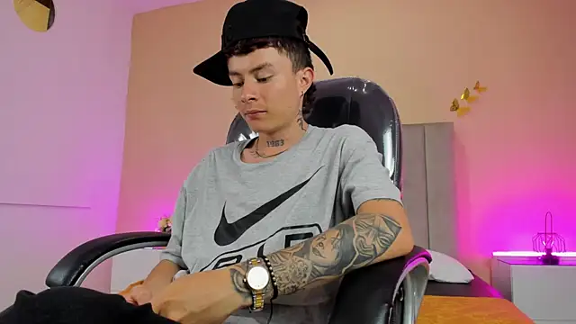 Nascary_Fox webcam