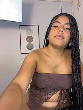 Laia_white webcam