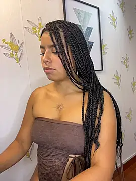 Laia_white webcam