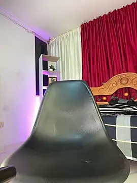 Webcam Model (Jenifer_Lux)  is live.Free join now!
