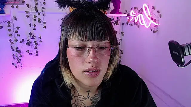 _sharlotte777 webcam