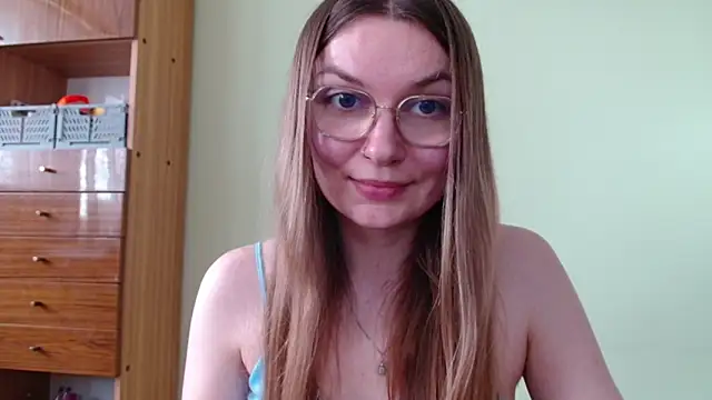 LooveELLYx webcam