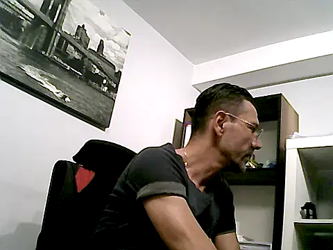 mastercharisma35 webcam