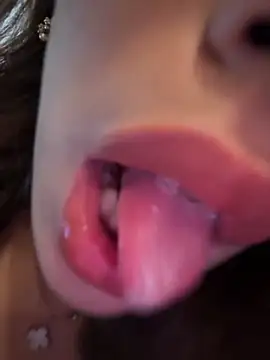 SideChick_Bunny Live Webcam on Stripchat