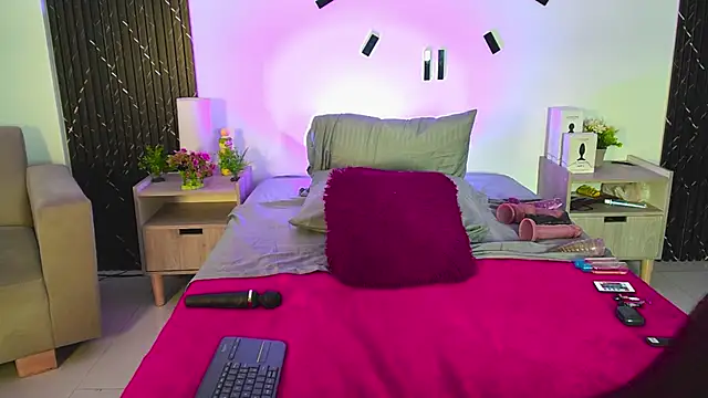 aurora_petitee webcam