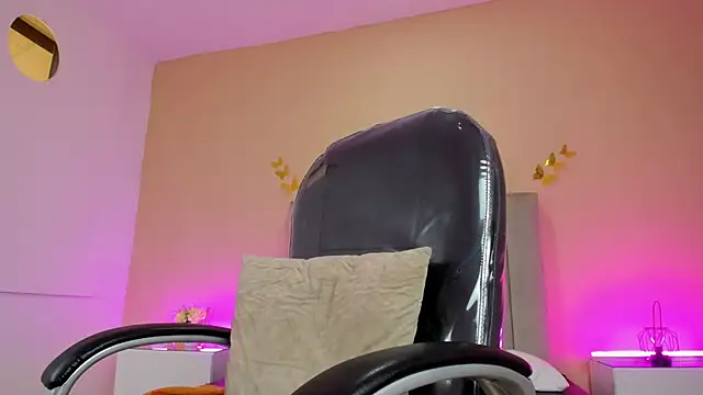 nascary_fox - Nascary_Fox's free webcam - UK Sex Cams