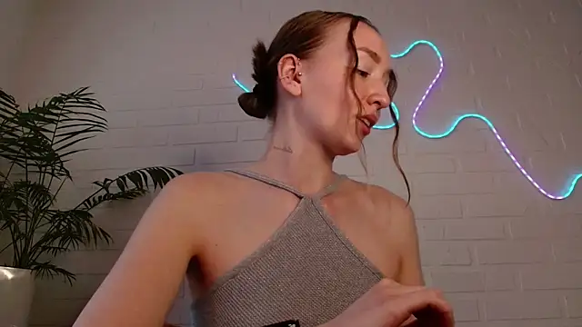 WhitePrincessLuna webcam