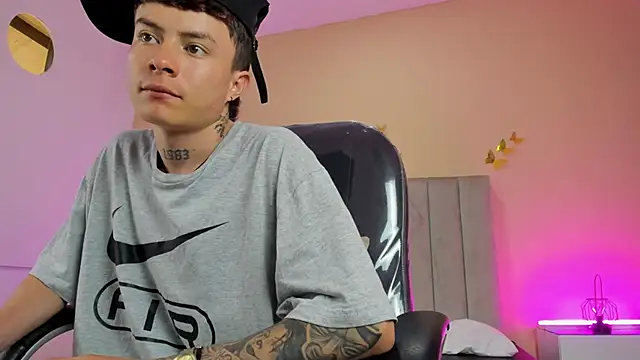 Nascary_Fox webcam