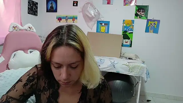 MommyMiaWs webcam