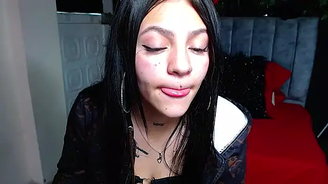 Violettasquirt webcam
