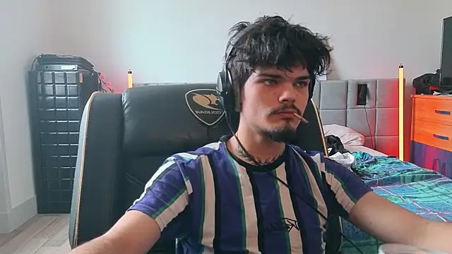 JordanShow webcam