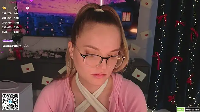 JulieLupo webcam