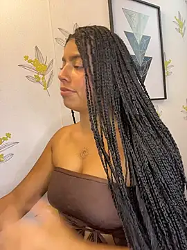 Laia_white webcam