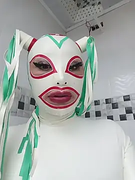 LatexDevil_Blondie webcam