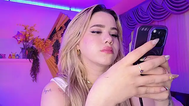 albaismynameX webcam