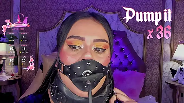 SoffiQueen webcam