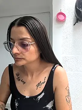 Coralinne__ webcam
