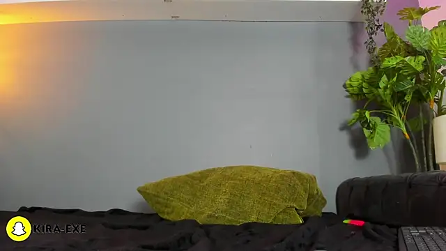 Kira_Exe_ webcam