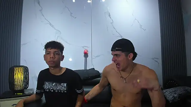 Spicy_guys webcam
