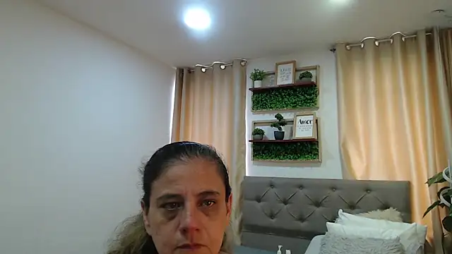 sasi_luna webcam