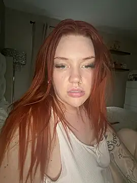 CurvyGirlMyla webcam