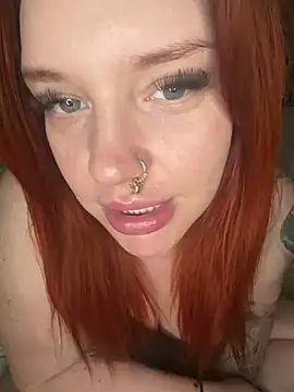 CurvyGirlMyla webcam