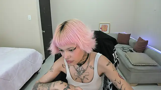 Bela_Craxkerr webcam