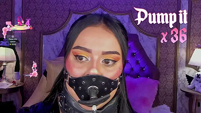 SoffiQueen webcam