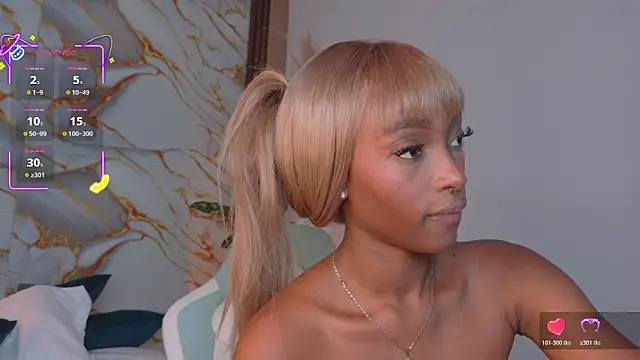 ahvi_ebony webcam