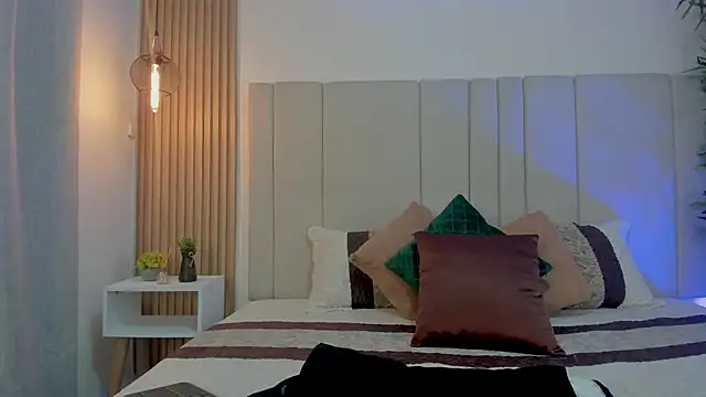Victoria_Rosee webcam