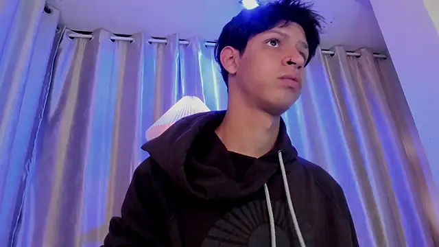 Ethan_qop webcam
