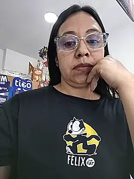 Violeta-Stationery_7 webcam