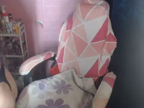 bella_holy webcam