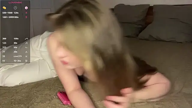 1Kellynaive webcam