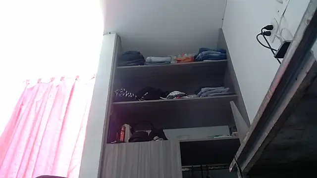 nicolle_milf1978 webcam