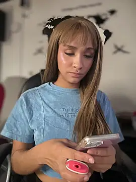 Isabella-Teen webcam