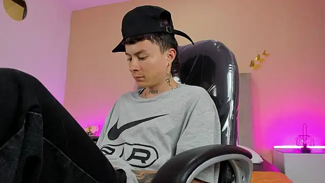 Nascary_Fox webcam
