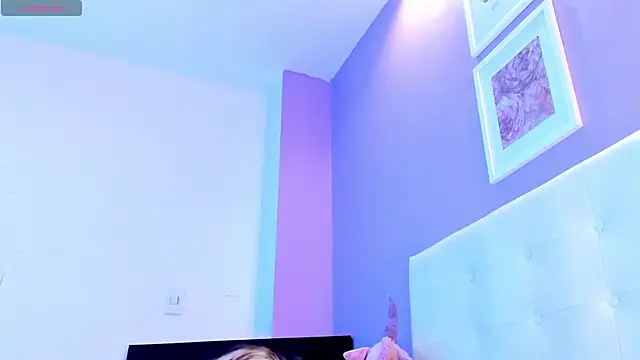 charlotte11-11 - Charlotte11-11's free webcam - UK Sex Cams