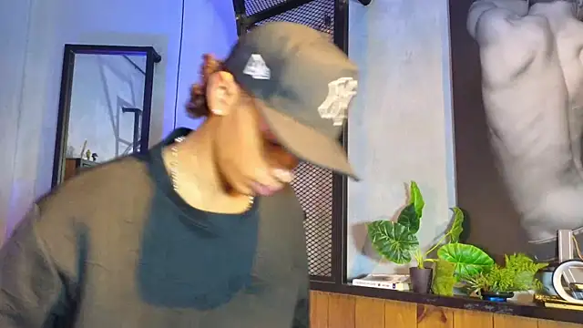 AlanCutee webcam