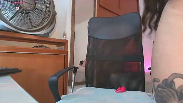 Miley_Baker webcam