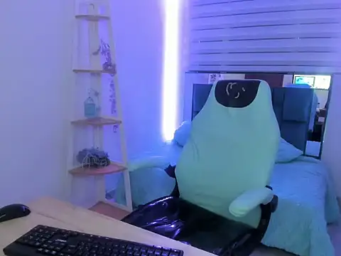 Zoe_Jonesw webcam