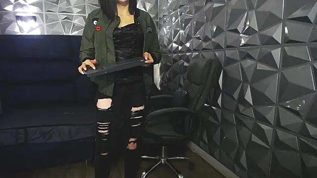 Cata_black webcam